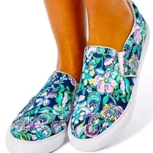 NWT Lilly Pulitzer Julie Sneaker She’s got Sol